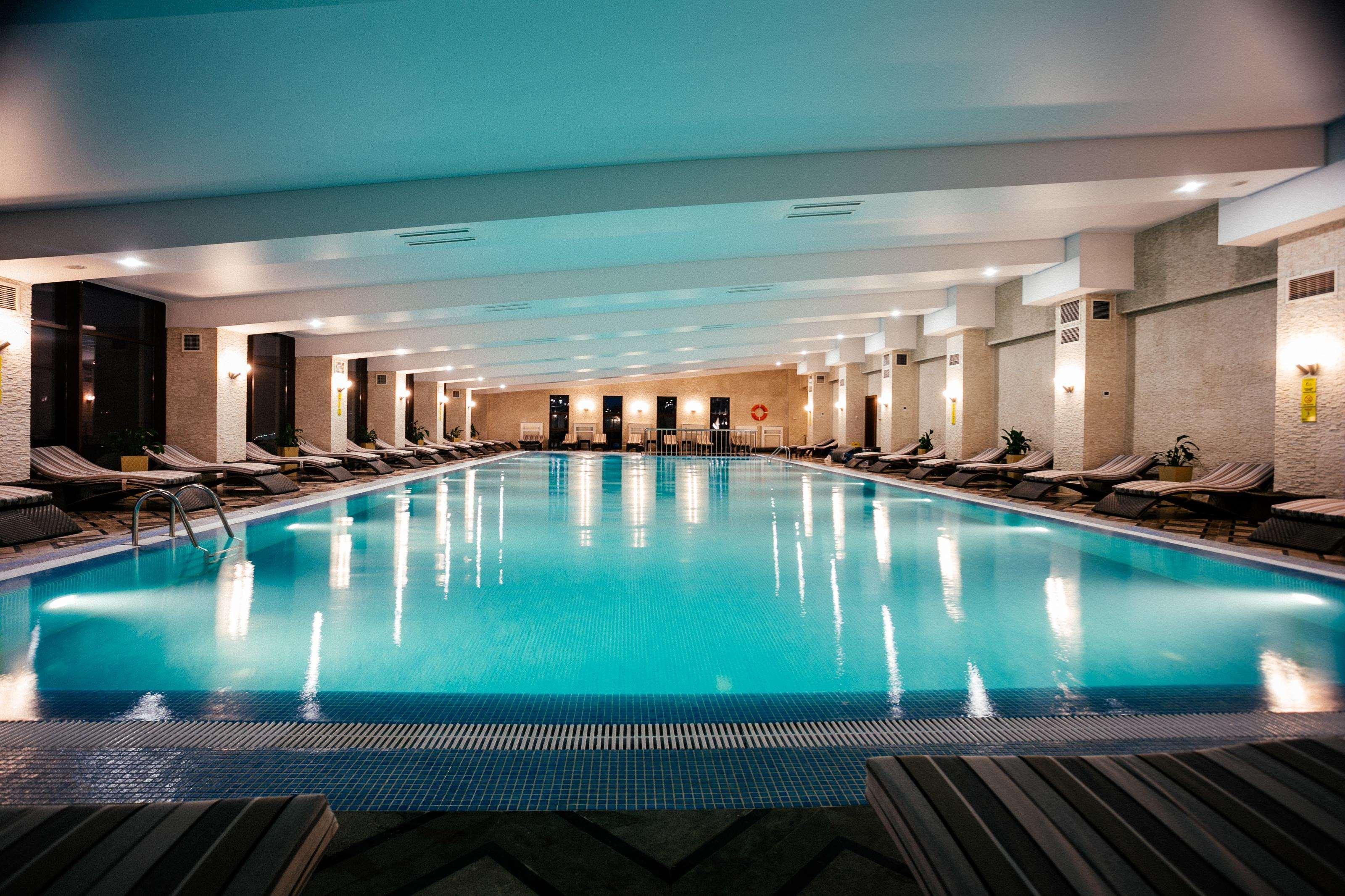 Rixos Borovoe Shchuchinsk Exterior foto The pool at the Radisson Blu Hotel, Bucharest